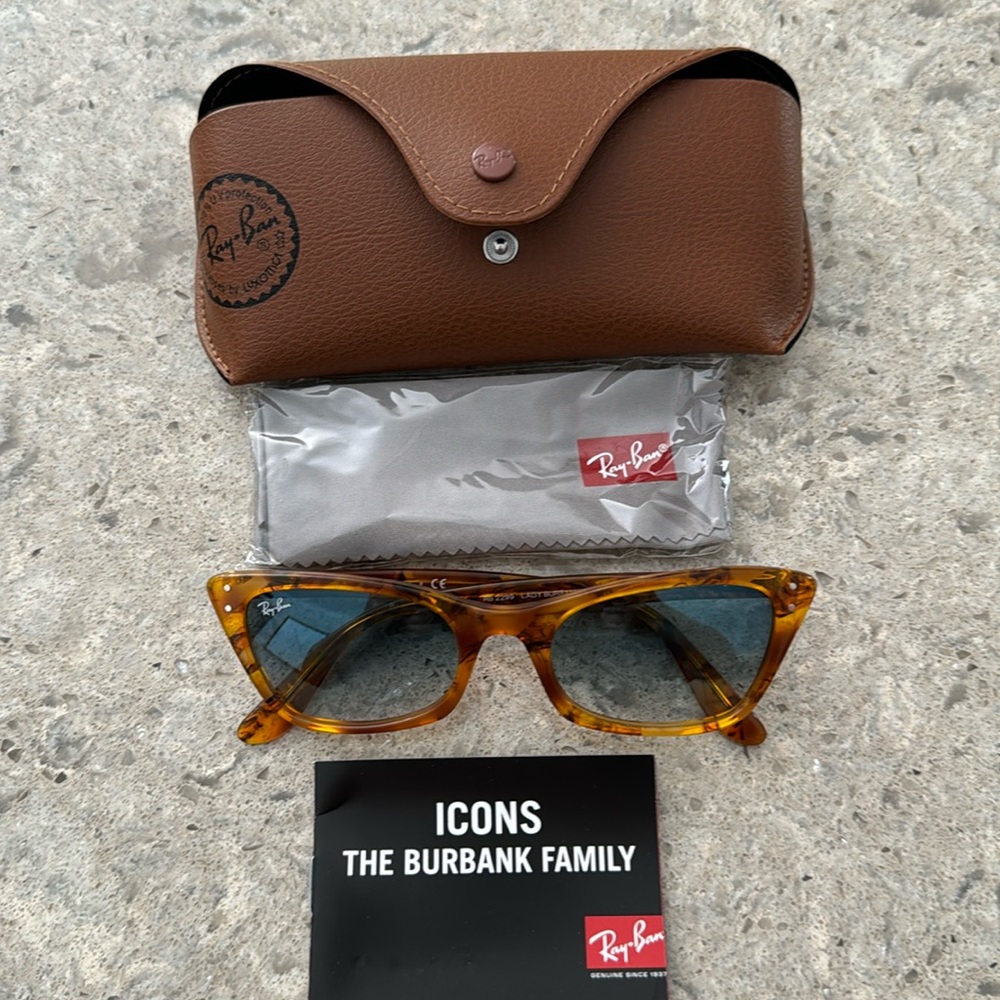 COPY - Ray-Ban cat eye sunglasses